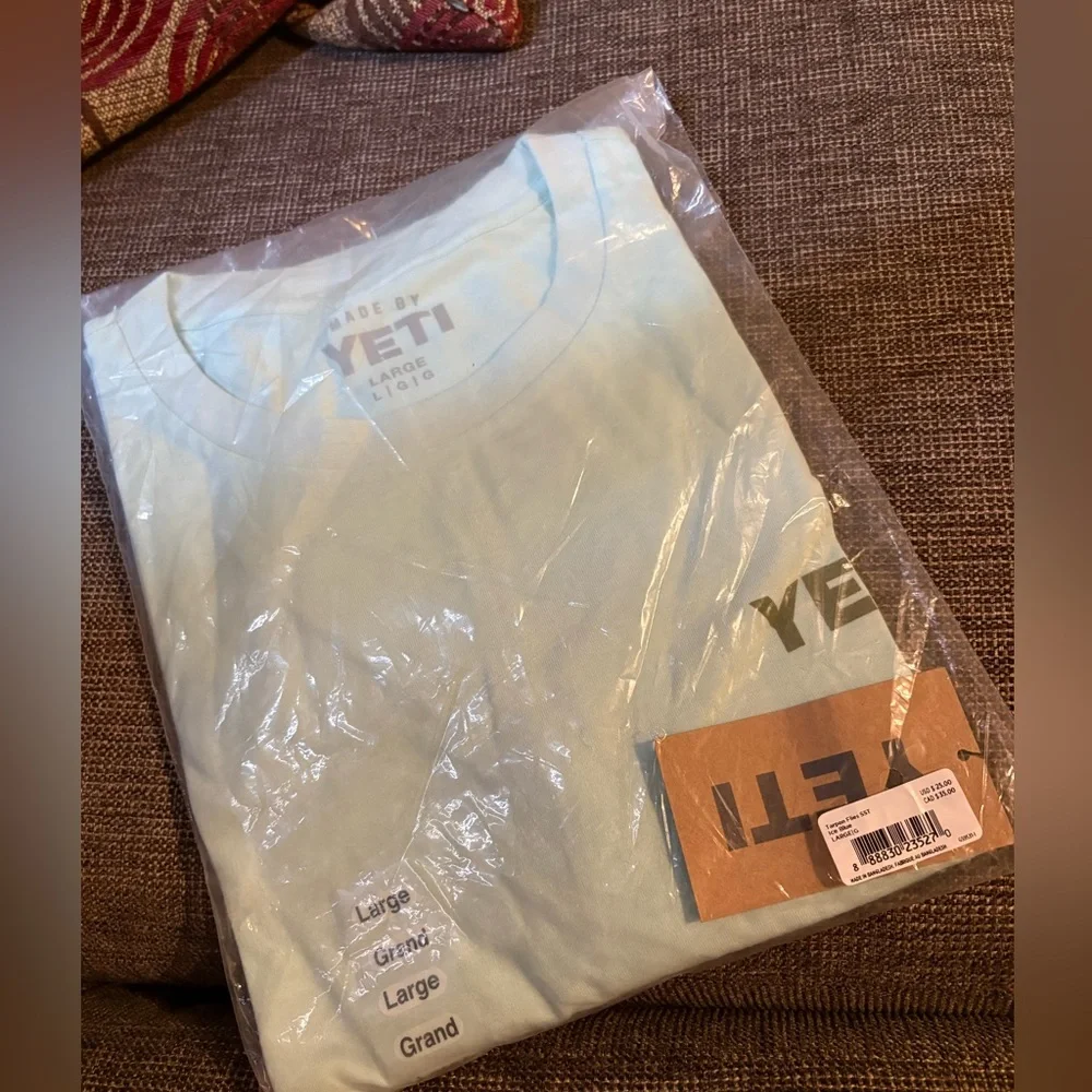 Yeti Tarpon Flies T shirt - Picture 3 of 3